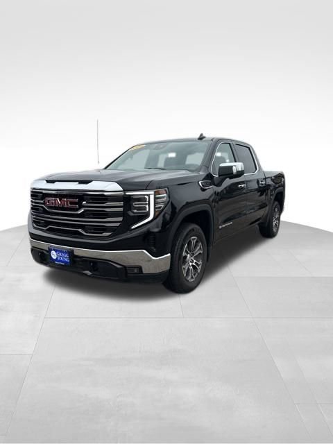 Used 2025 GMC Sierra 1500 SLT image 3