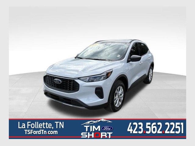 Used 2025 Ford Escape Active w/ Cold Weather Package AWD/4WD image 1