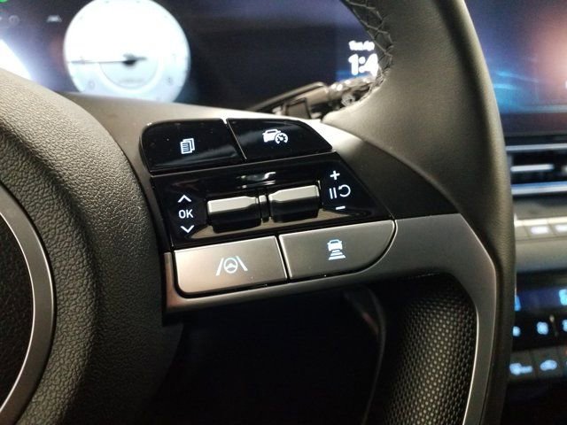 Certified 2025 Hyundai Elantra SEL image 5