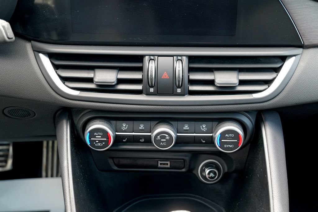 Used 2022 Alfa Romeo Giulia Ti AWD/4WD image 49