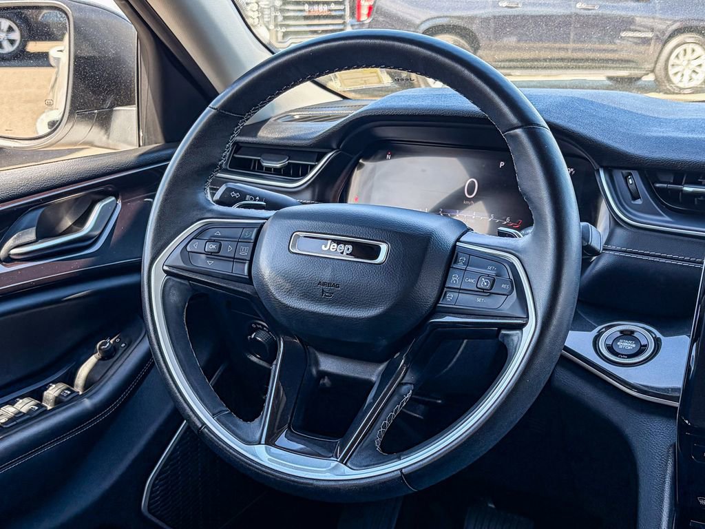Used 2021 Jeep Grand Cherokee L Laredo w/ Luxury Tech Group I RWD image 18