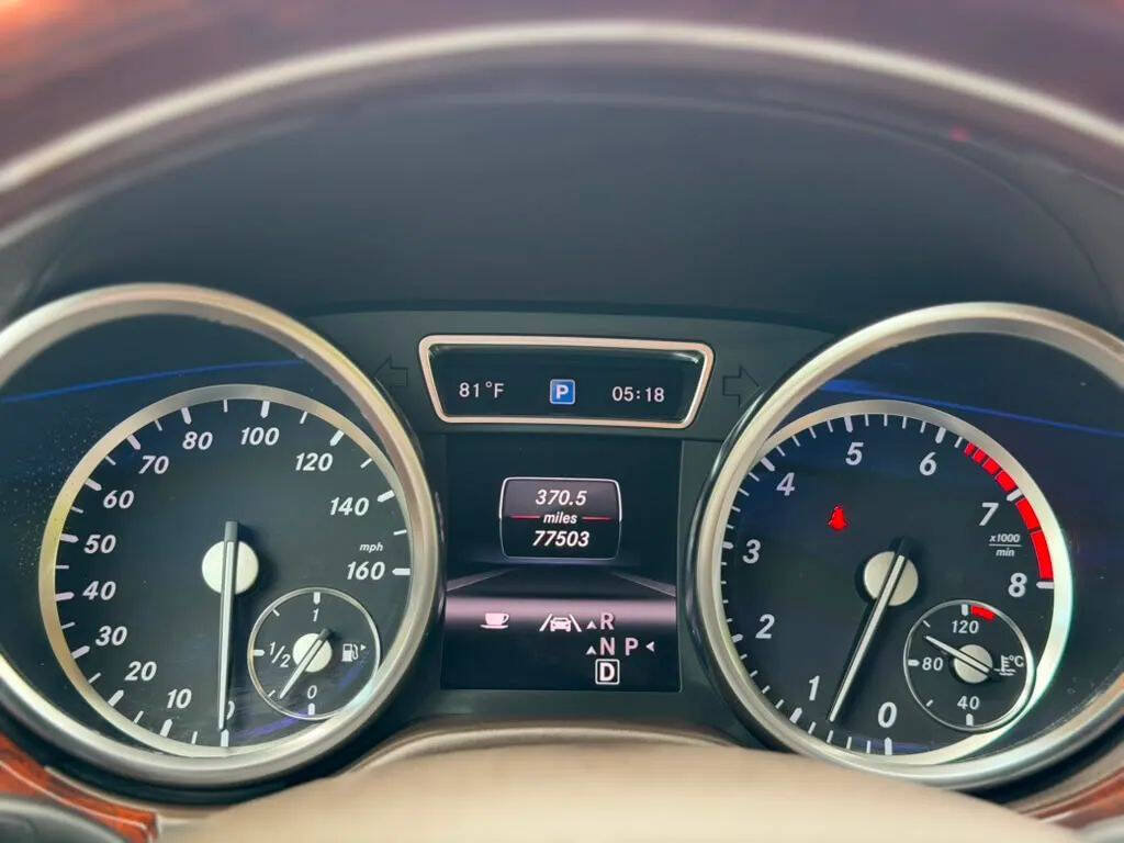 Used 2013 Mercedes-Benz GL 550 4MATIC image 16