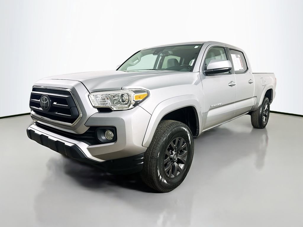 Used 2021 Toyota Tacoma SR5 AWD/4WD image 3