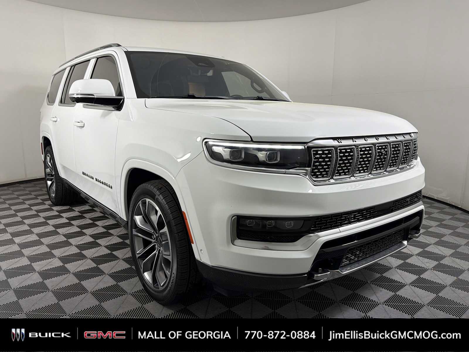 Used 2022 Jeep Grand Wagoneer Series III w/ Rear Seat Video Group 1