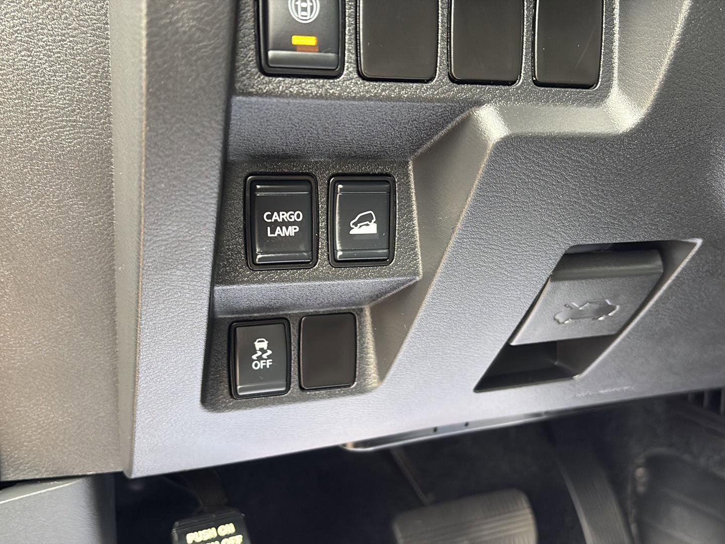 Used 2025 Nissan Frontier SV image 17