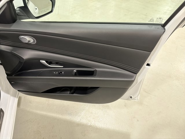 Used 2024 Hyundai Elantra Limited image 38