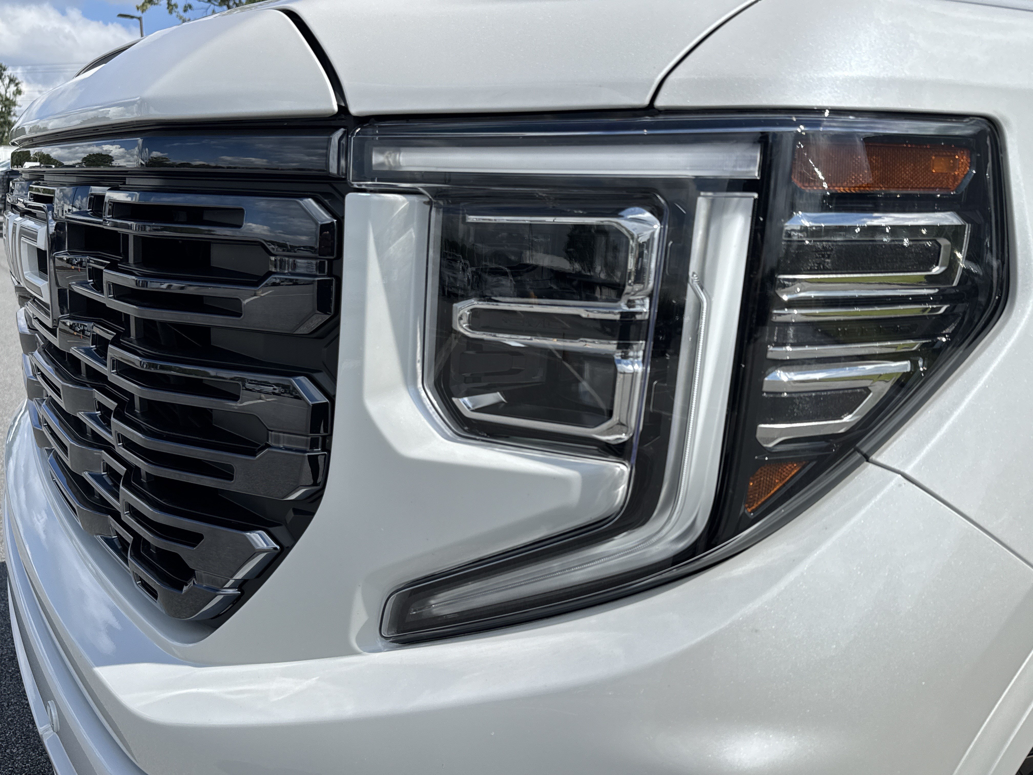 Used 2024 GMC Sierra 1500 Denali Ultimate AWD/4WD image 6