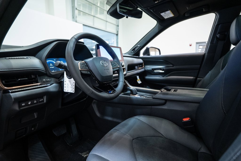 New 2026 Toyota Grand Highlander Platinum image 11