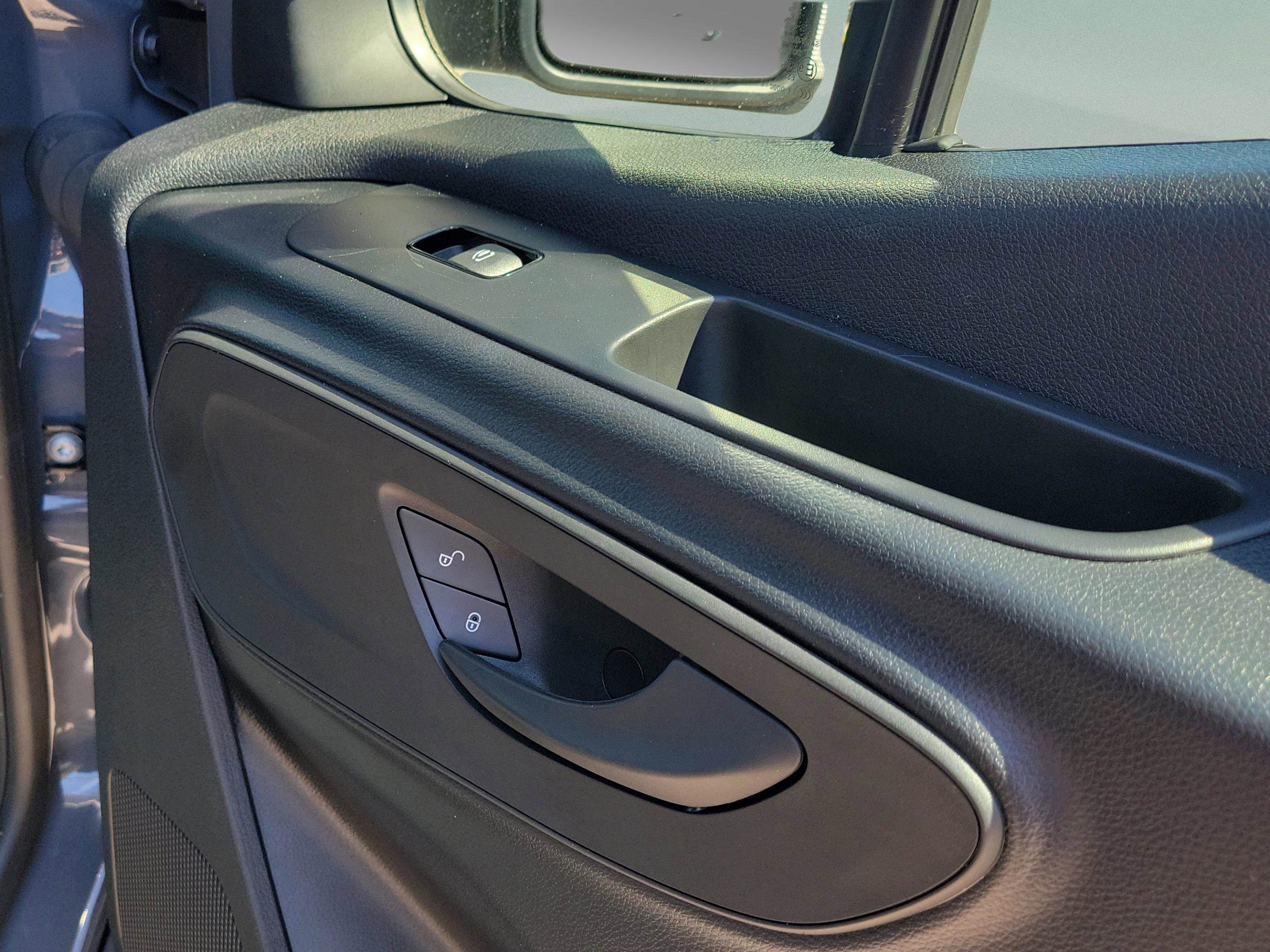 Used 2025 Mercedes-Benz Sprinter 2500 image 13