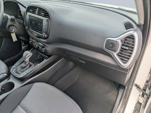 Used 2025 Kia Soul LX image 22