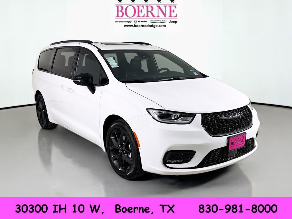 New 2026 Chrysler Pacifica Limited