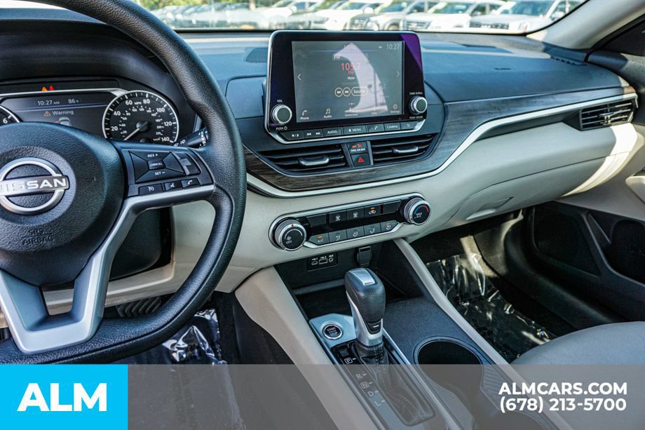 Used 2025 Nissan Altima 2.5 SV FWD image 31