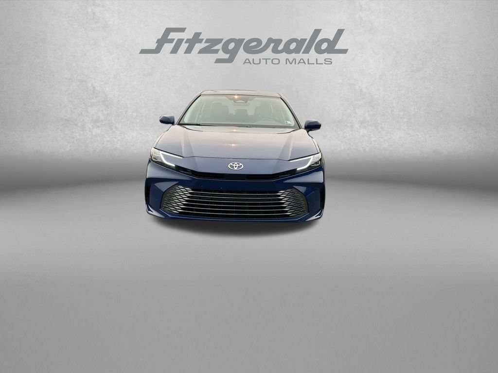 Used 2025 Toyota Camry XLE FWD image 2