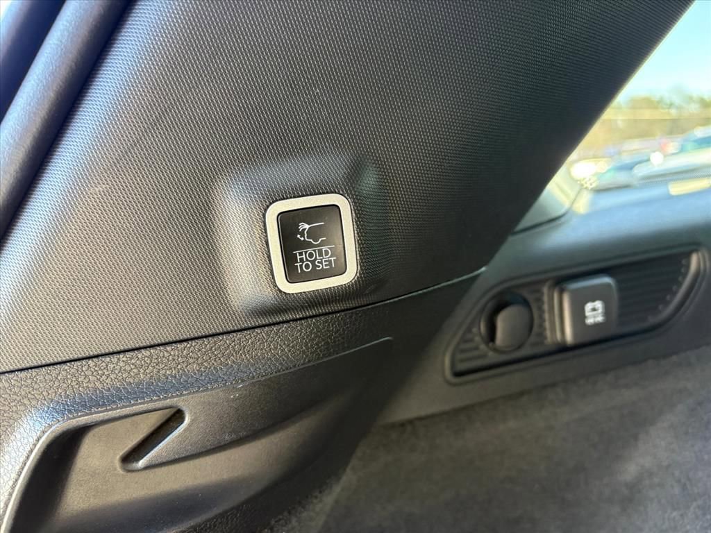 Used 2023 Jeep Grand Cherokee Overland w/ Adv Protech Group III image 22