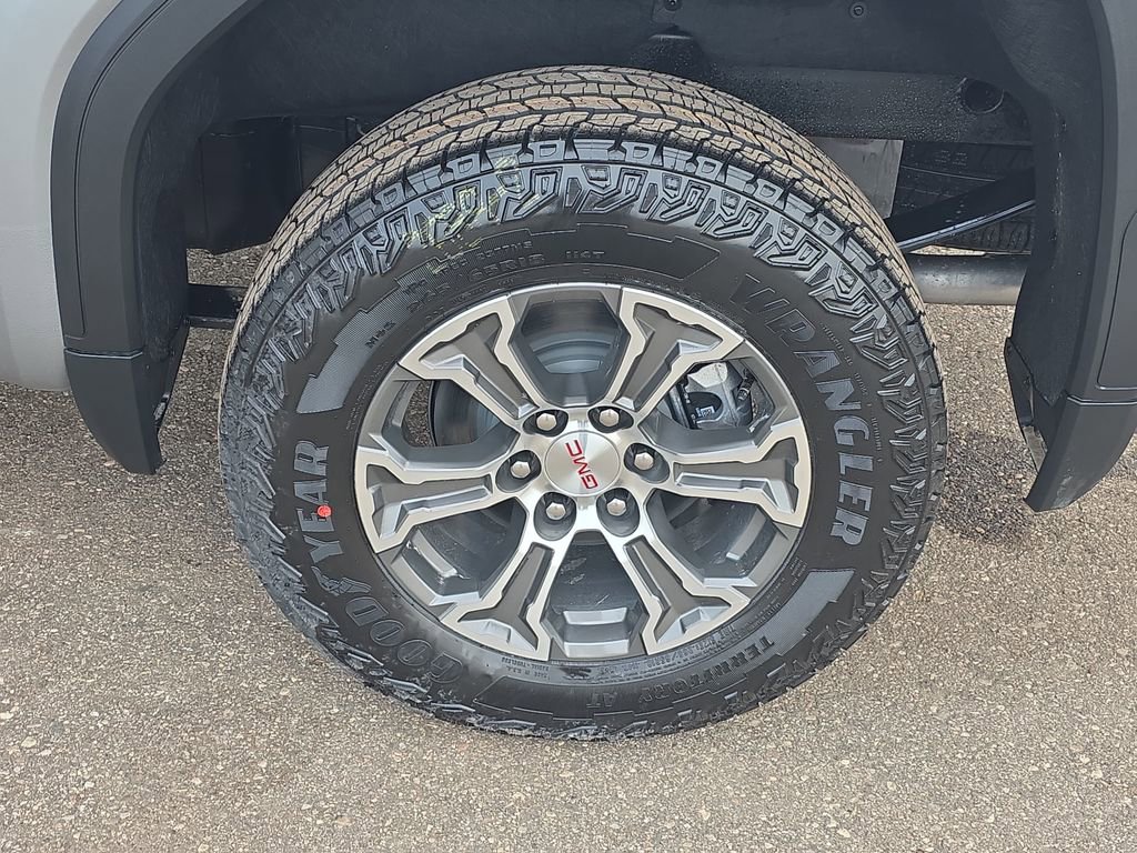 New 2026 GMC Sierra 1500 SLE image 32