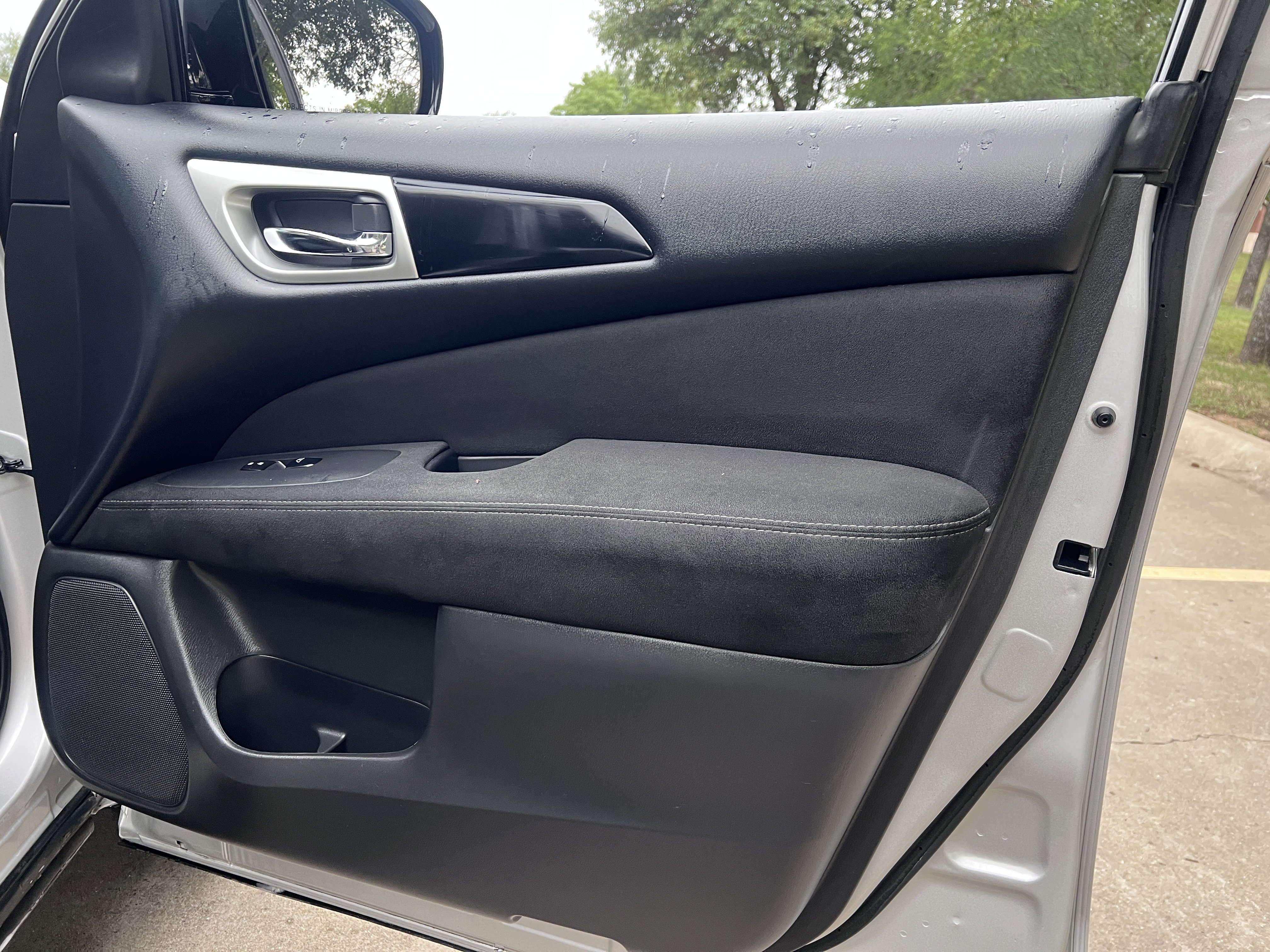 Used 2015 Nissan Pathfinder SV image 9