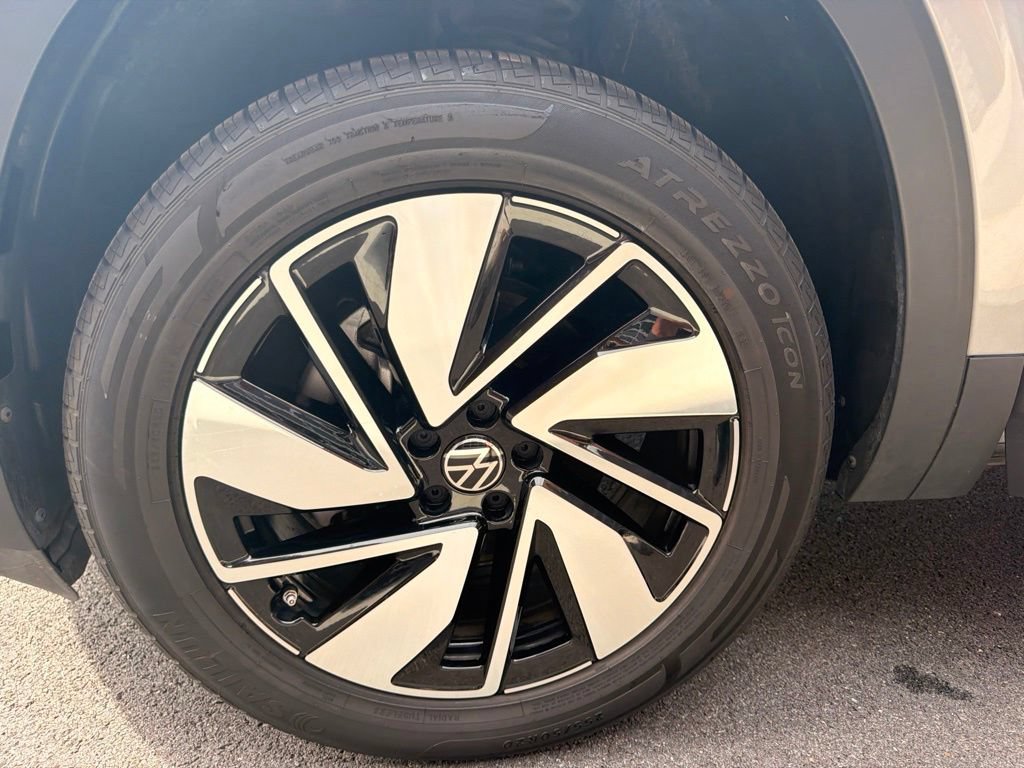Used 2025 Volkswagen Atlas SE FWD image 29