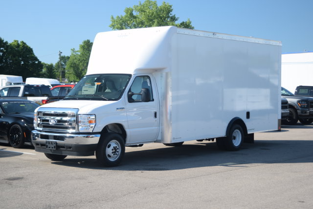 New 2027 Ford E-450 and Econoline 450 Super Duty w/ Power Equipment Group RWD image 16