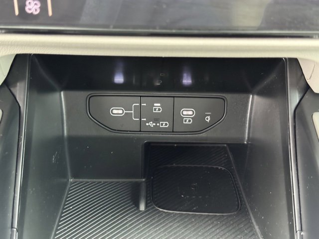 Used 2025 Kia Sorento S image 23