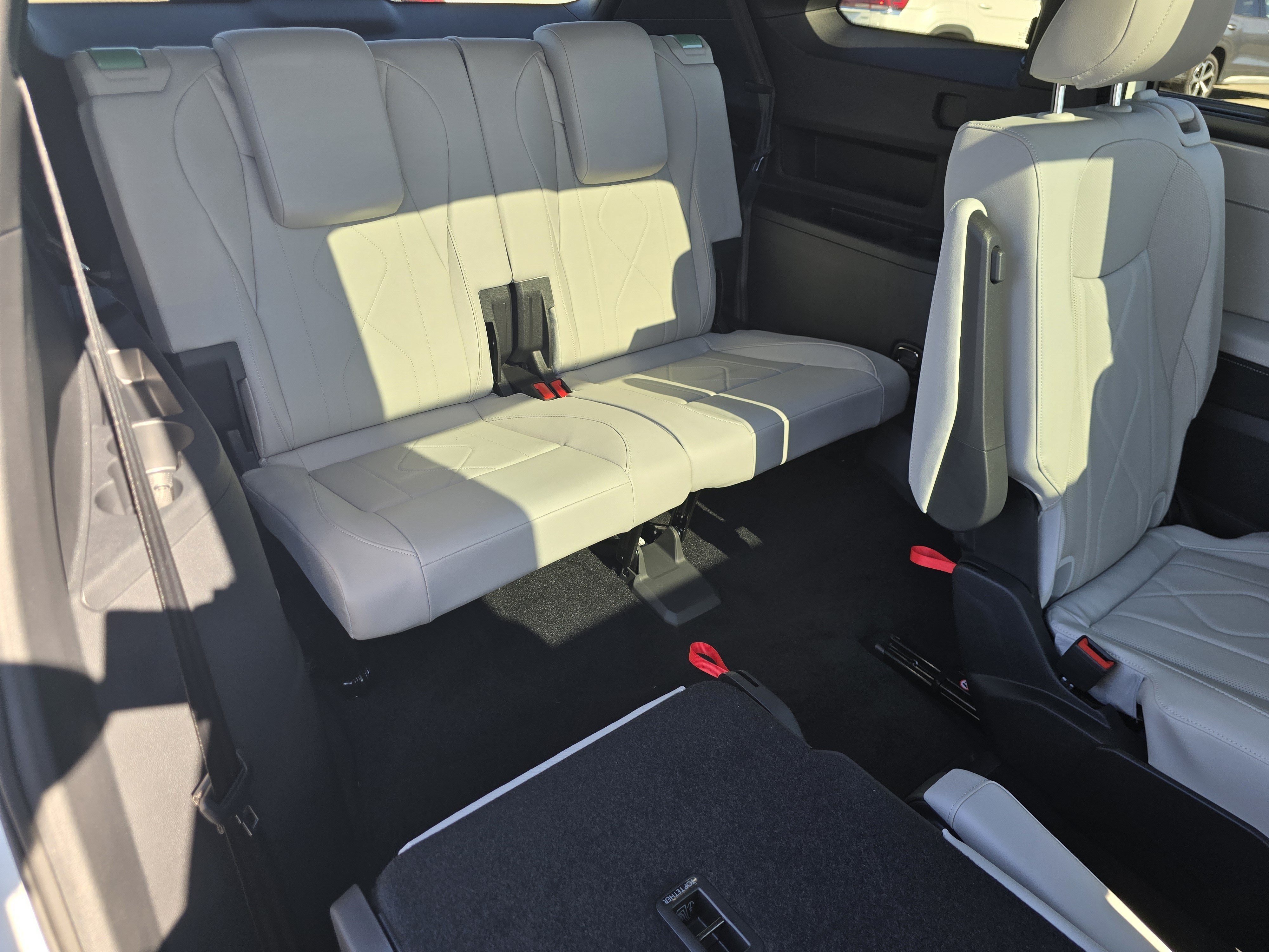 New 2027 Volkswagen Atlas SEL R-Line AWD/4WD image 19
