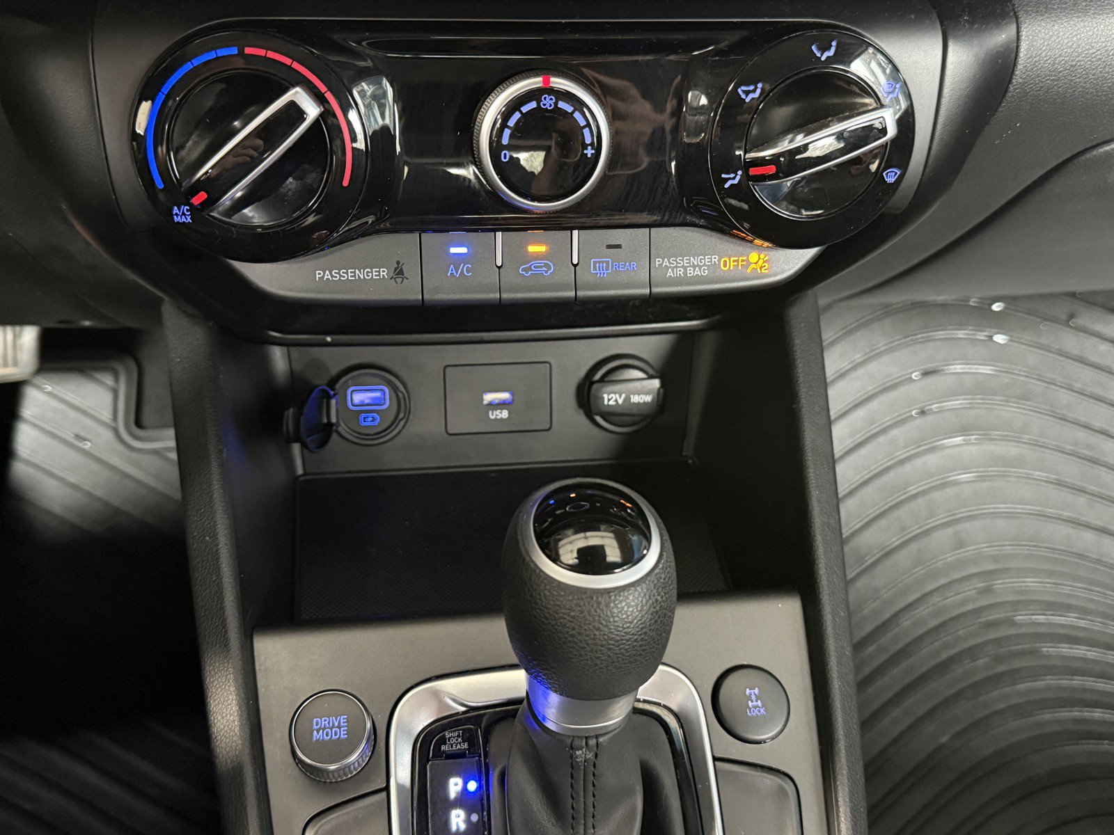 Used 2022 Hyundai Kona SEL w/ Winter Weather Package AWD/4WD image 15