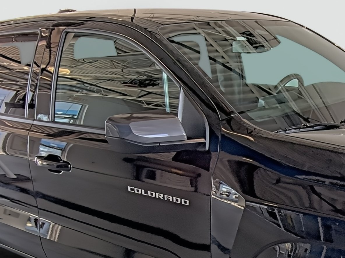 Used 2024 Chevrolet Colorado LT w/ LT Convenience Package II AWD/4WD image 17