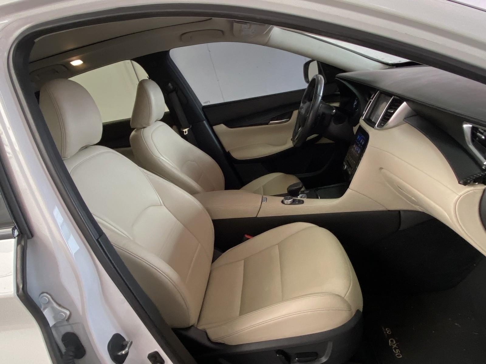 Used 2019 INFINITI QX50 Luxe AWD/4WD image 9