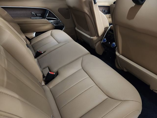 New 2026 Land Rover Range Rover Long Wheelbase SE image 30