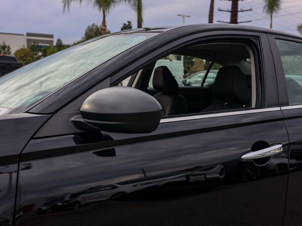 Used 2025 Nissan Altima 2.5 S image 12