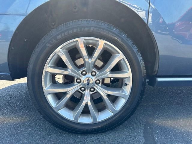Used 2019 Ford Expedition Max Platinum AWD/4WD image 2
