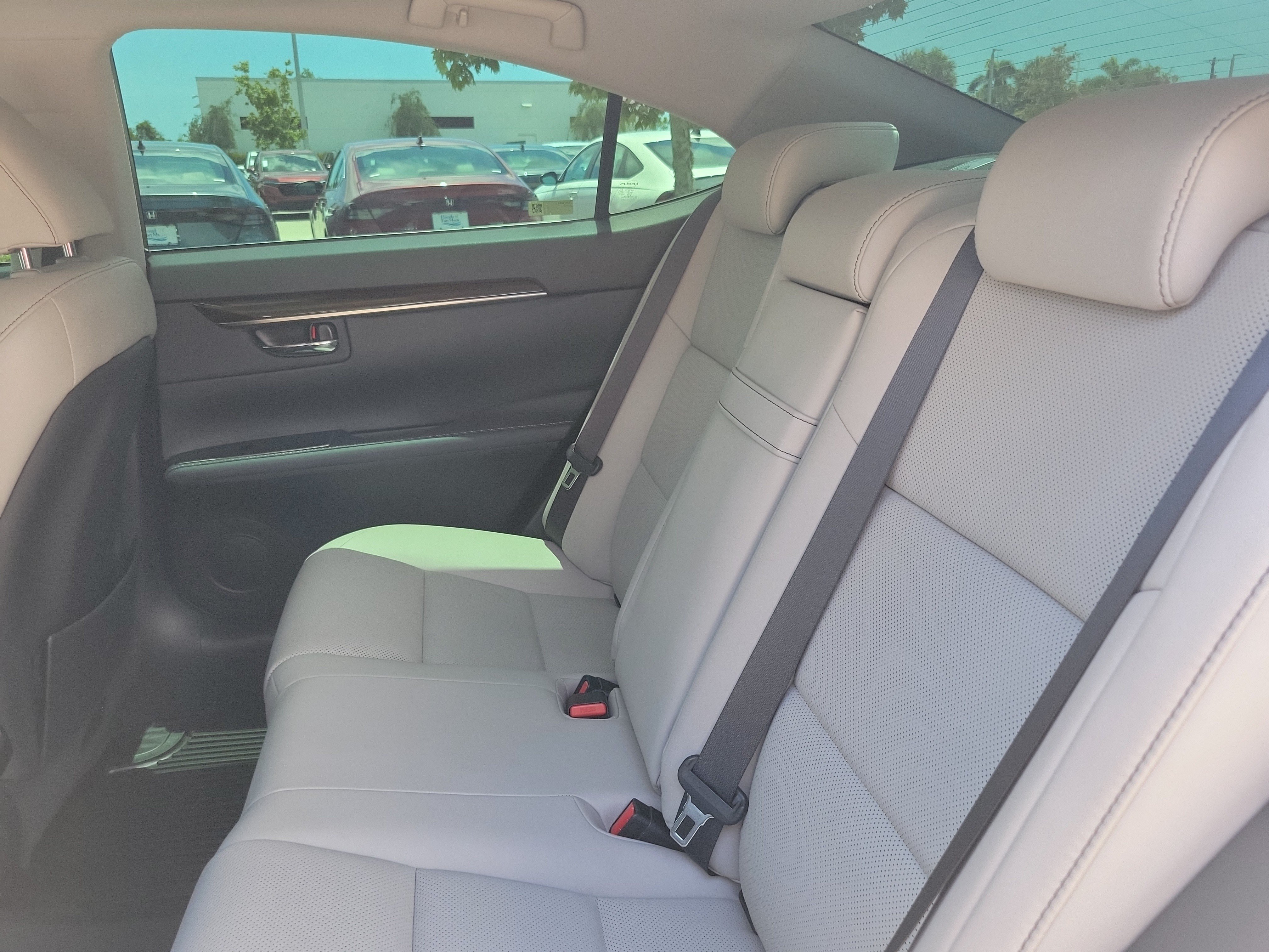 Used 2017 Lexus ES 350 w/ Premium Package FWD image 15