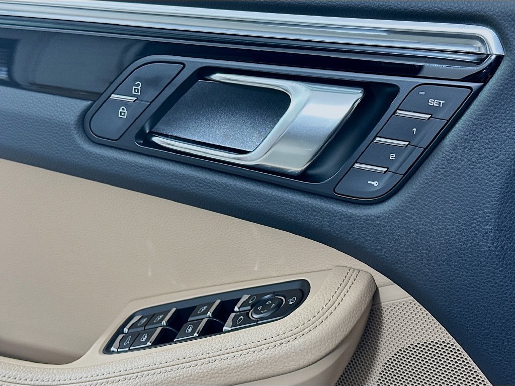 Certified 2026 Porsche Macan AWD/4WD image 20