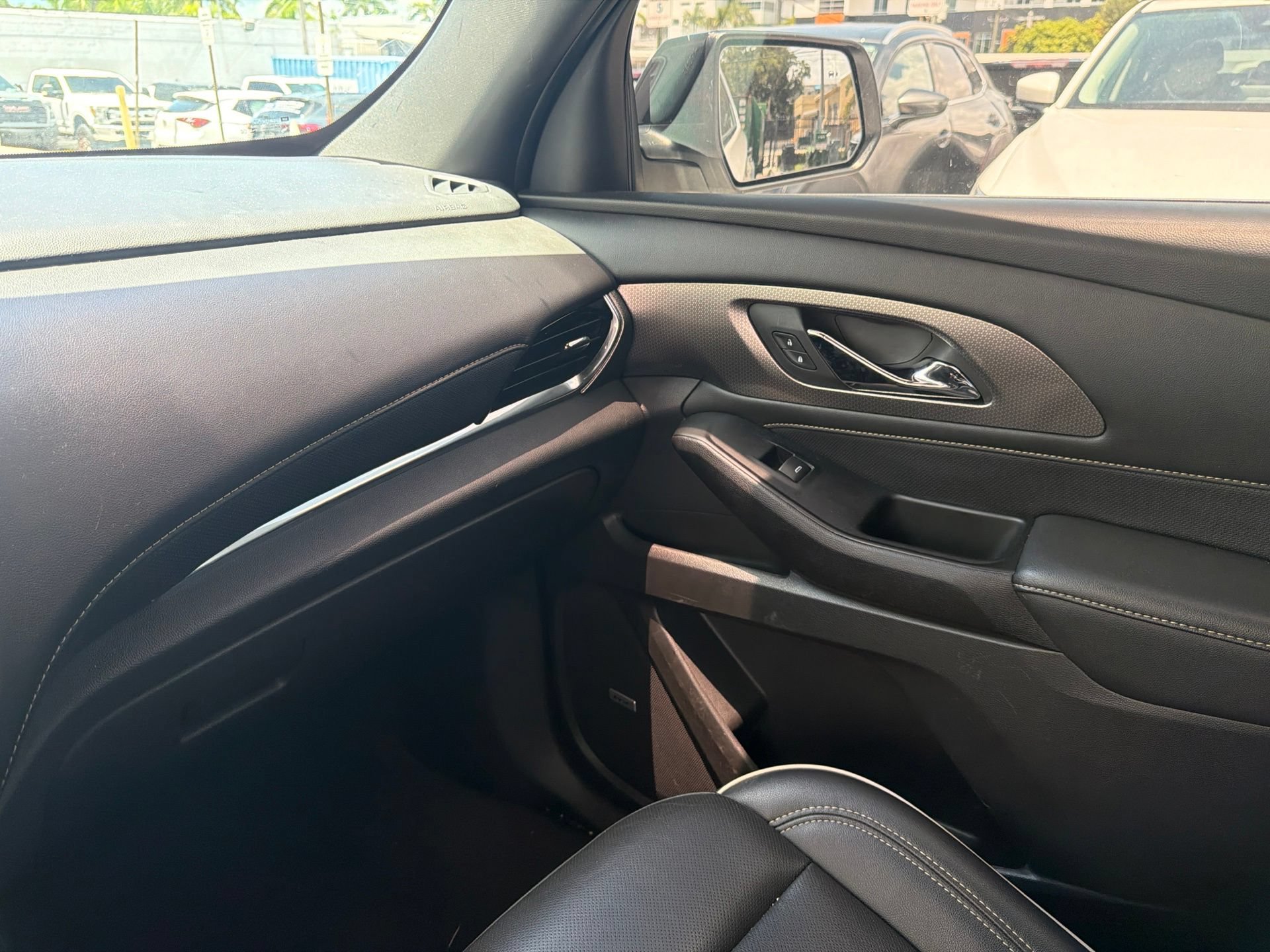 Used 2023 Chevrolet Traverse Premier w/ Redline Edition FWD image 35