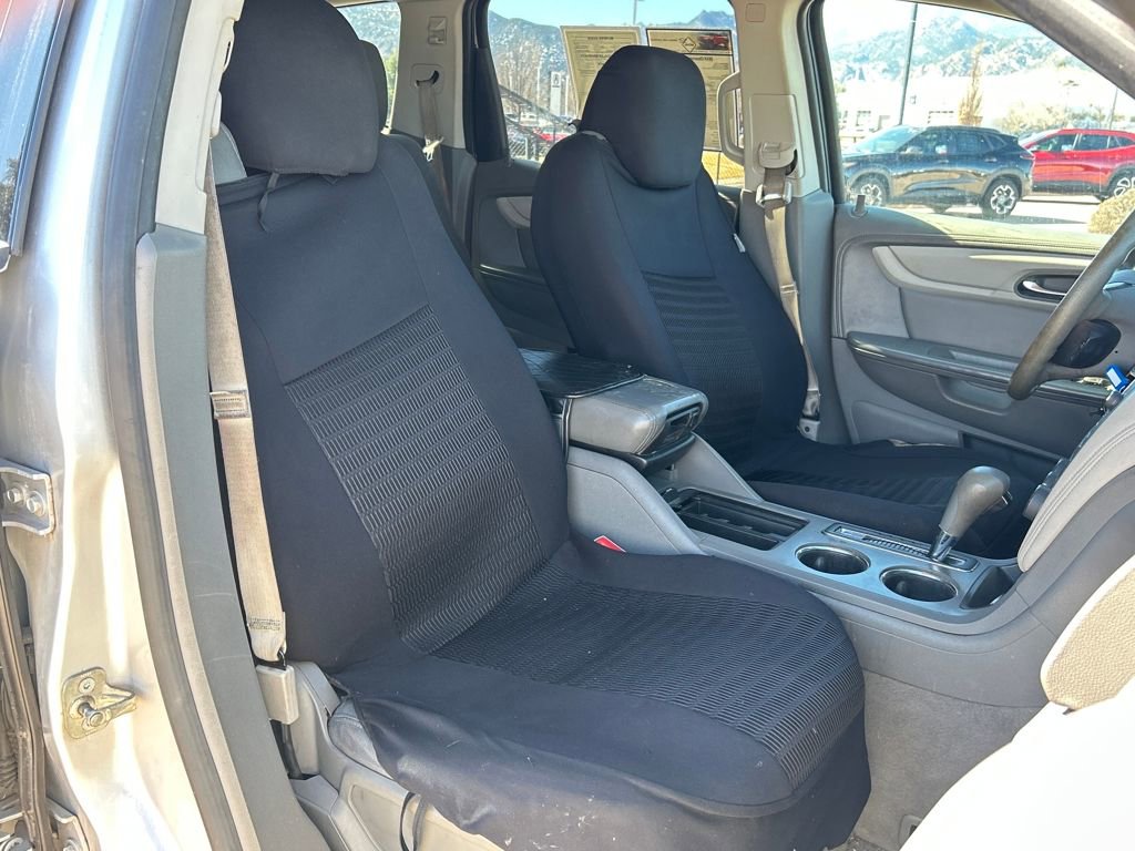 Used 2014 Chevrolet Traverse LS image 17