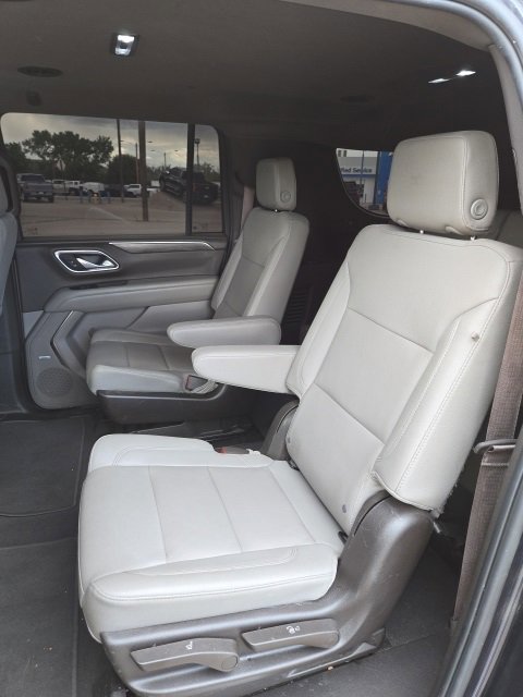 Used 2023 Chevrolet Suburban Z71 image 13