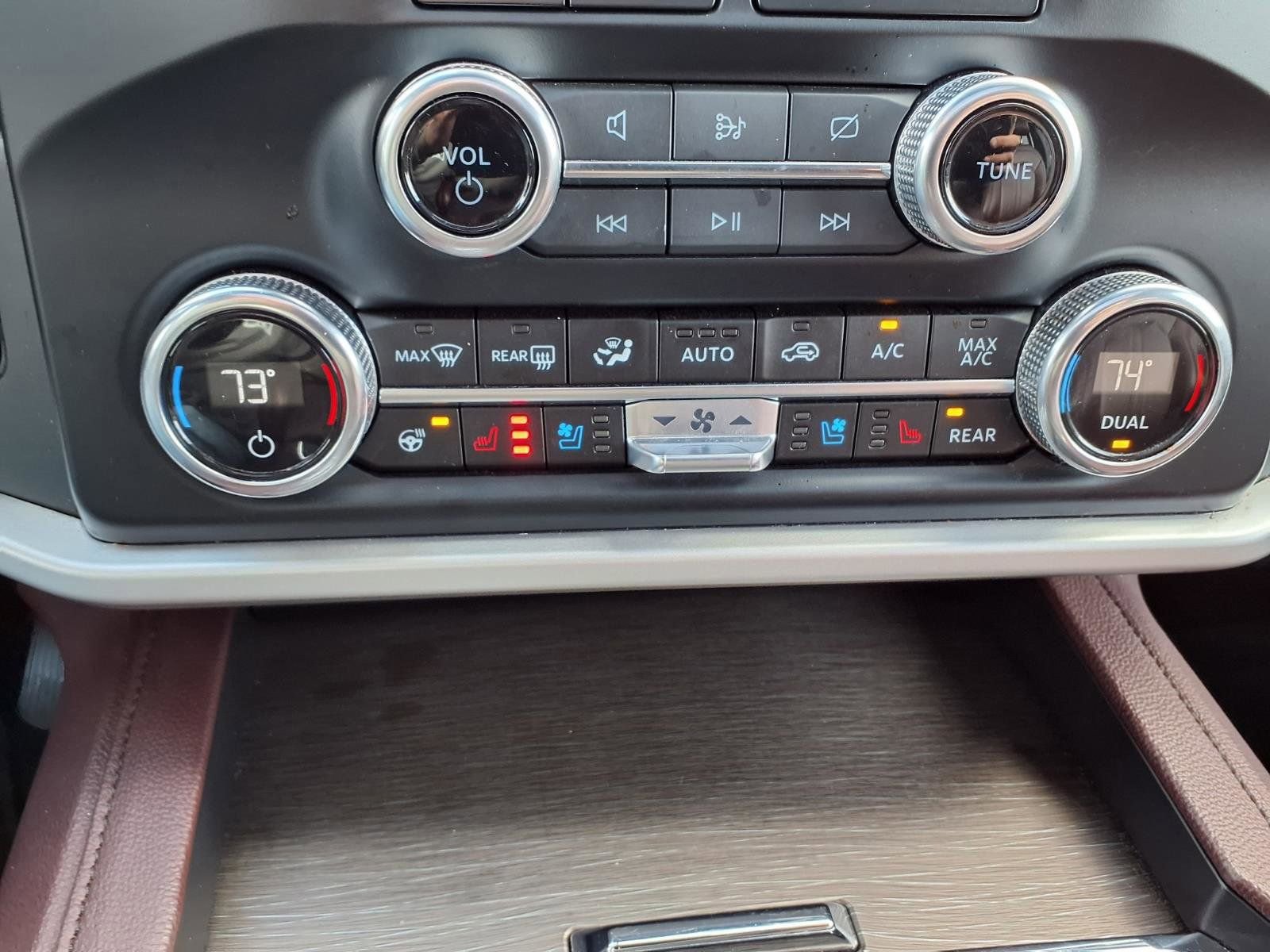 Used 2024 Ford Expedition Limited image 14