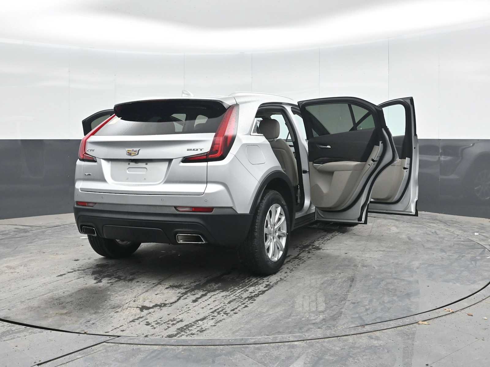 Used 2019 Cadillac XT4 Luxury w/ Cold Weather Package AWD/4WD image 51