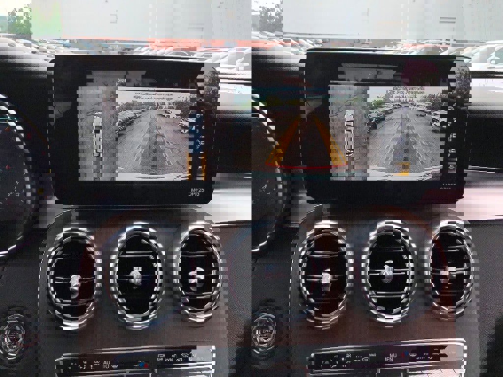 Used 2022 Mercedes-Benz GLC 300 4MATIC w/ Premium Package Lite image 23