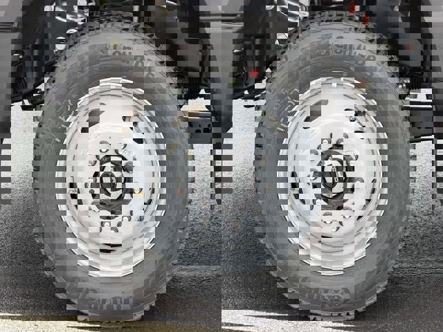 New 2026 Ford F550 4x4 Crew Cab image 7