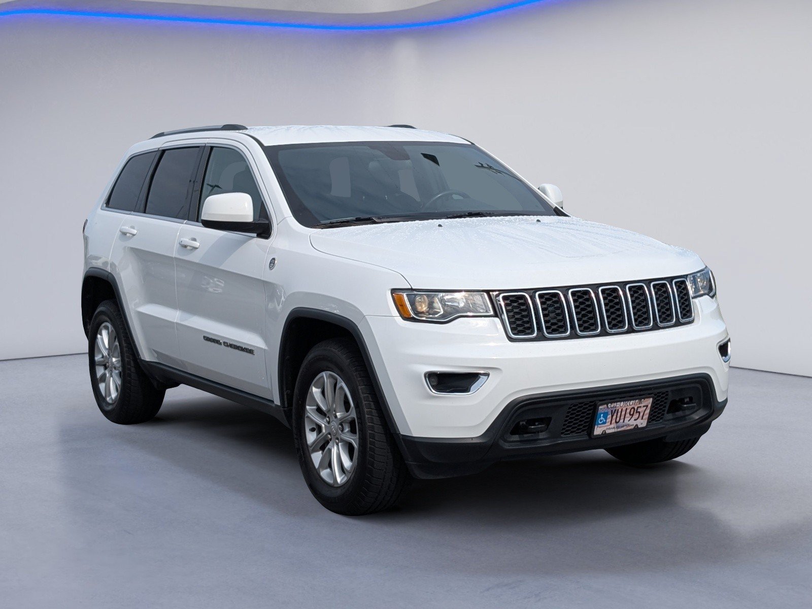 Used 2021 Jeep Grand Cherokee Laredo AWD/4WD image 5