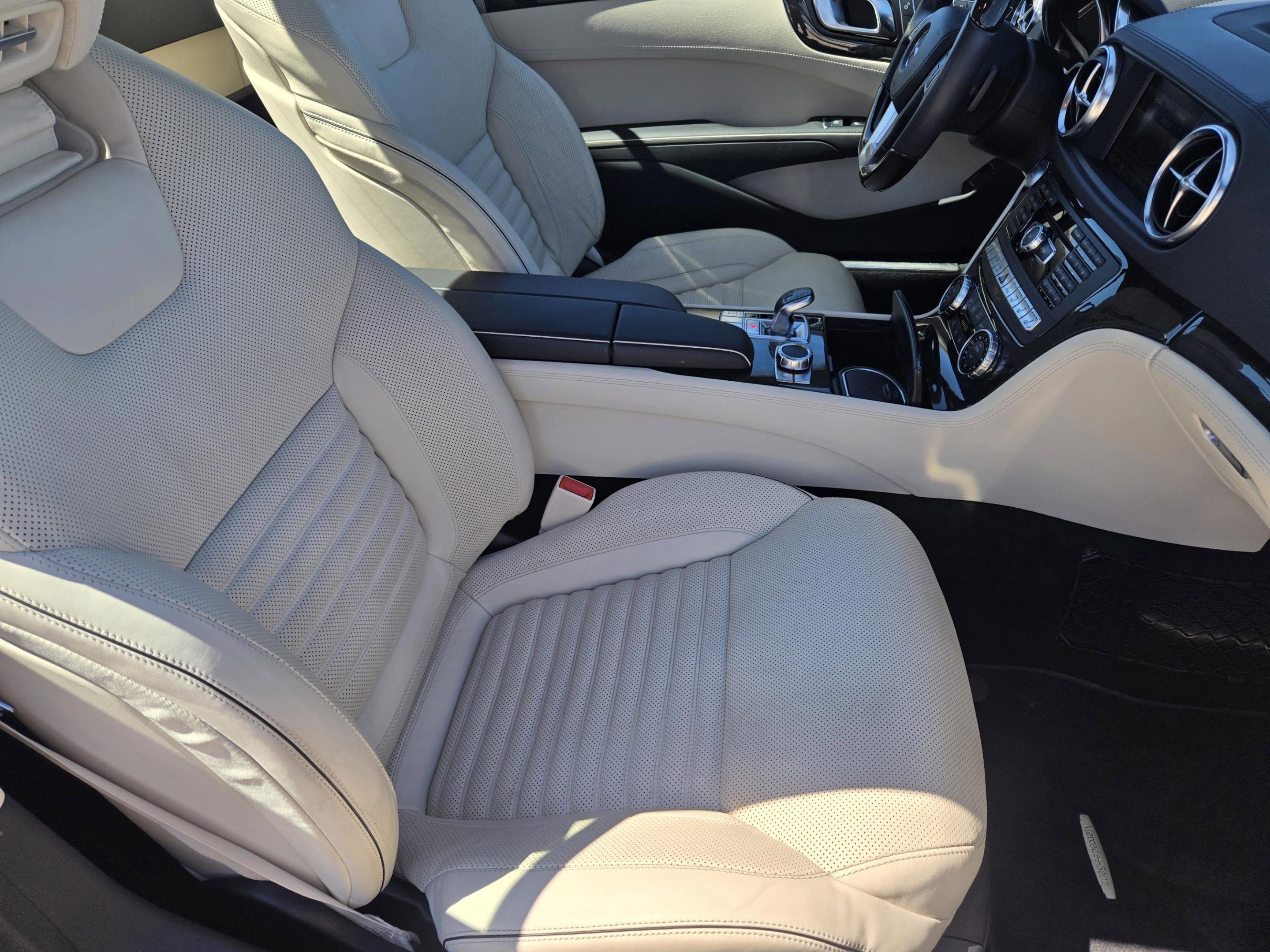 Used 2016 Mercedes-Benz SL 550 image 12