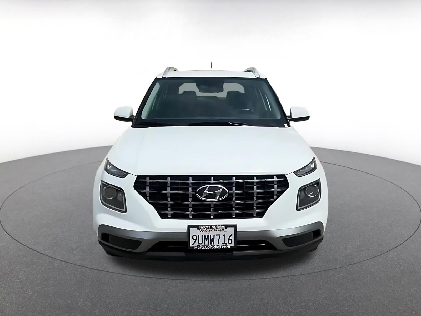 Used 2025 Hyundai Venue SEL image 4