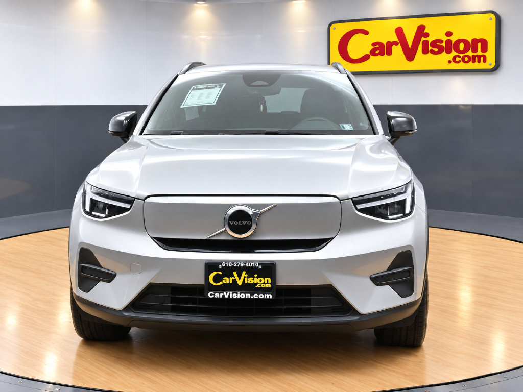 Used 2025 Volvo EX40 Core AWD/4WD image 4