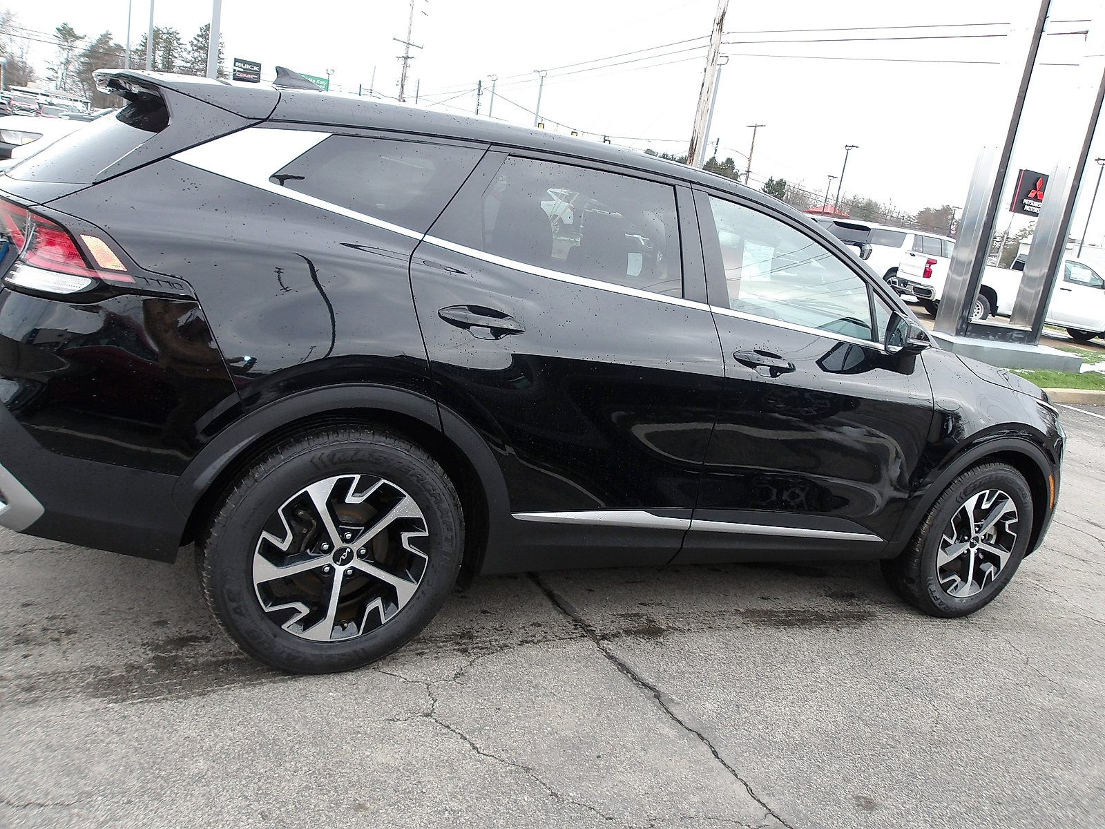 Used 2023 Kia Sportage EX FWD image 8