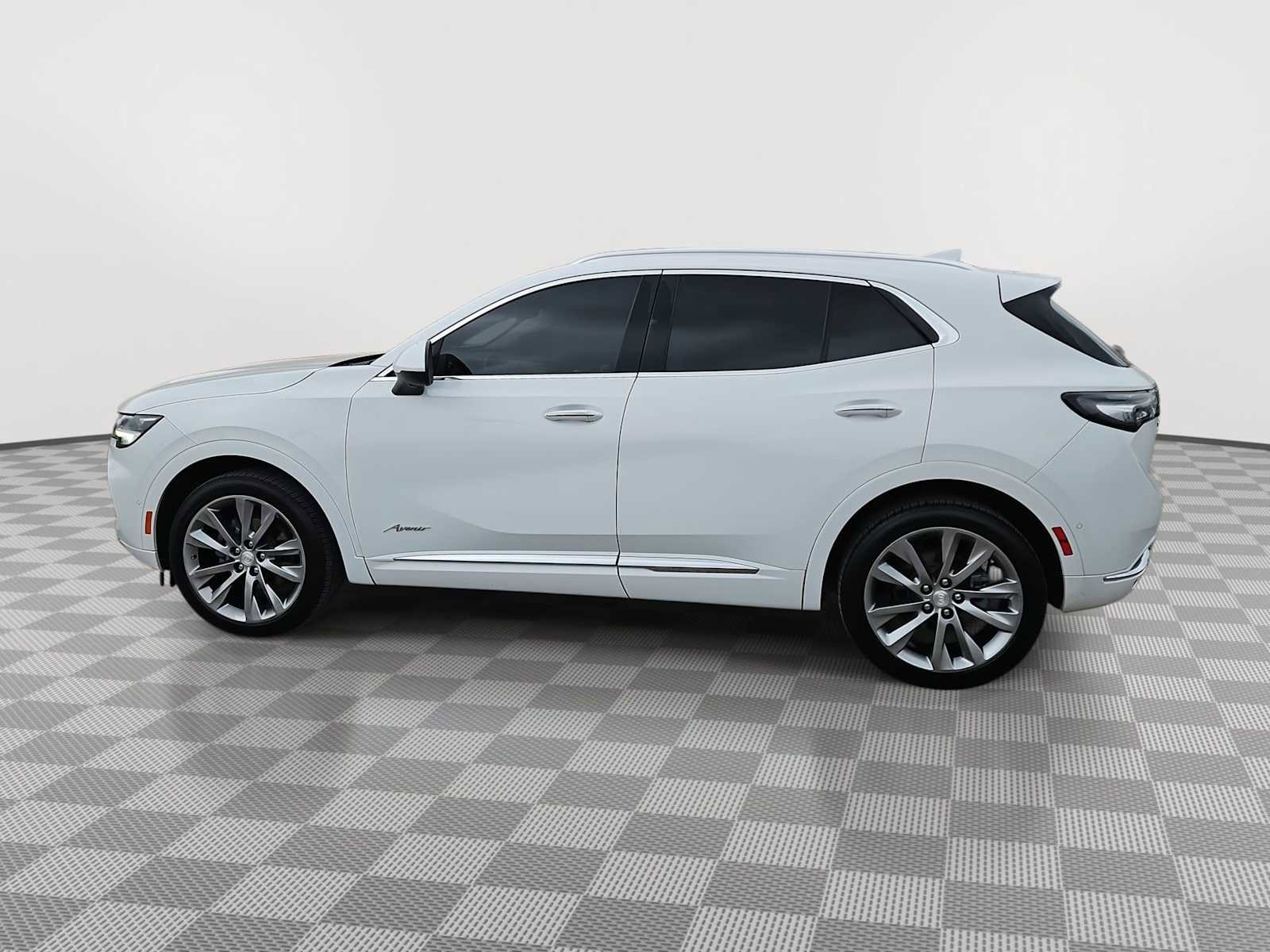 Used 2021 Buick Envision Avenir w/ Technology Package II image 5