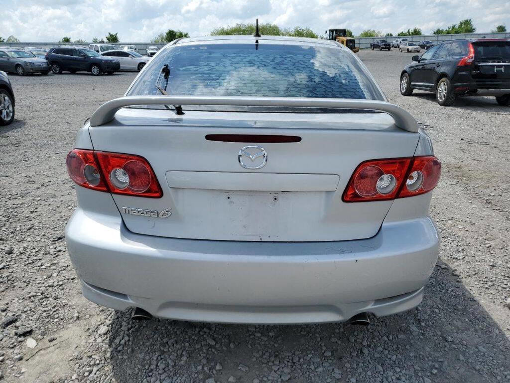 Used 2005 MAZDA MAZDA6 i Sport w/ Bose Audio & Moonroof Pkg image 5