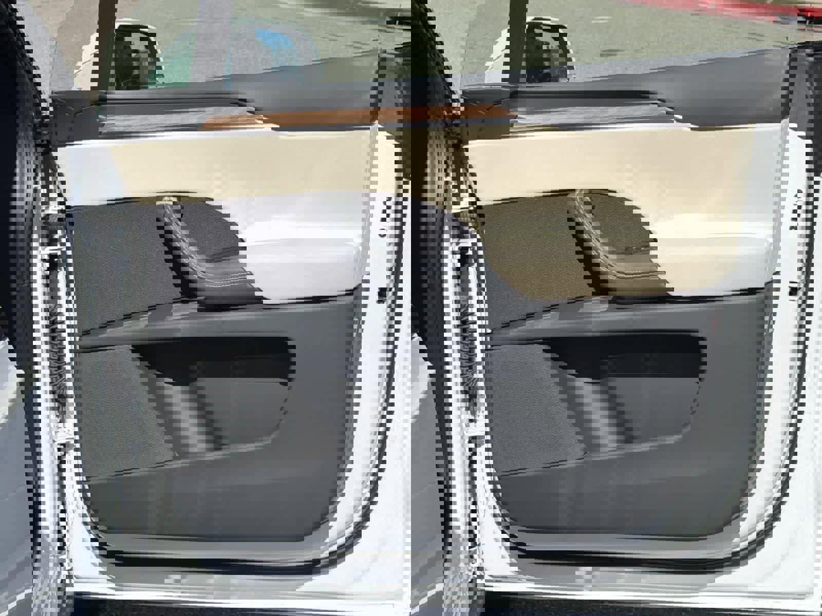 Used 2024 Tesla Model X image 33