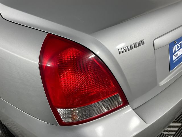 Used 2003 Hyundai Elantra GLS FWD image 13