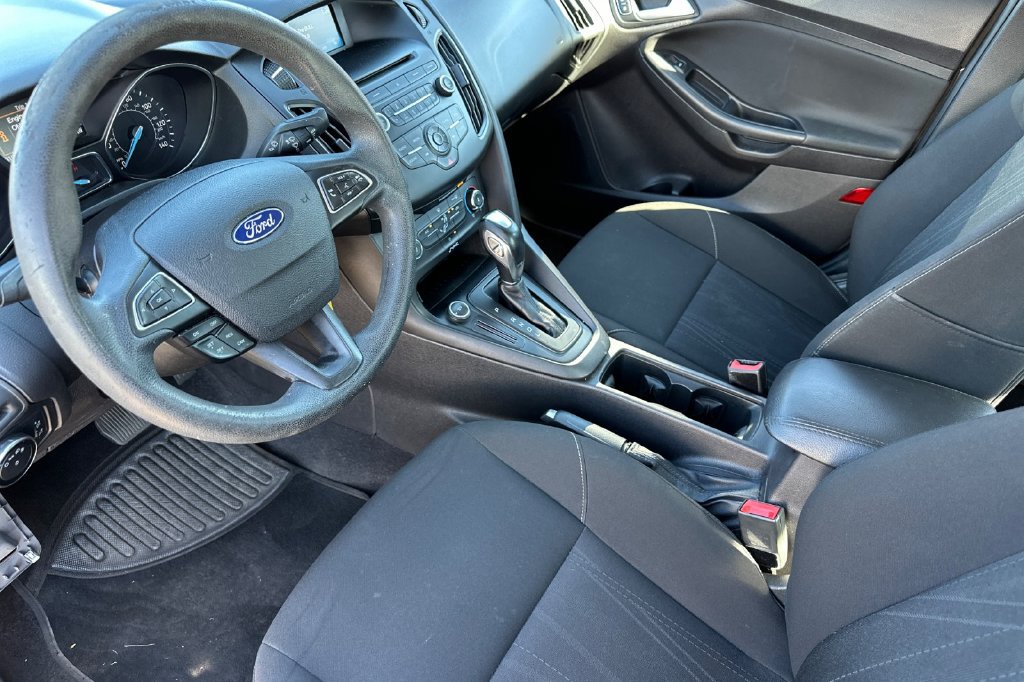 Used 2015 Ford Focus SE FWD image 4