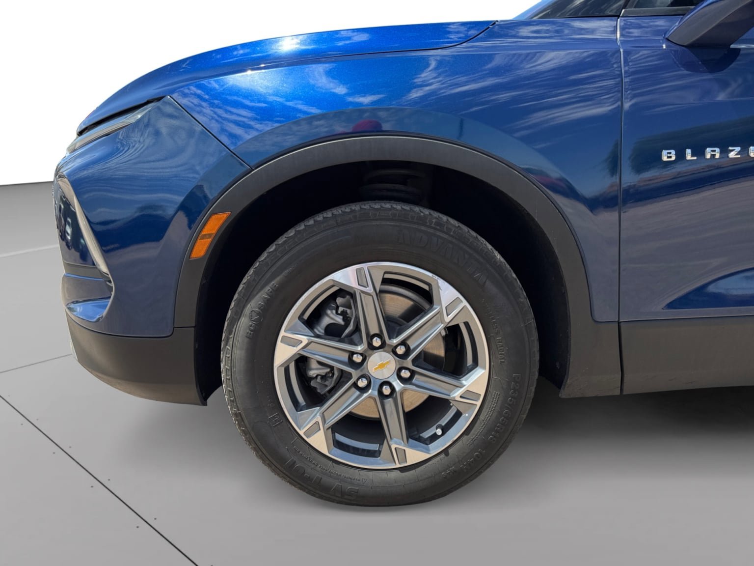 Used 2023 Chevrolet Blazer LT FWD image 9